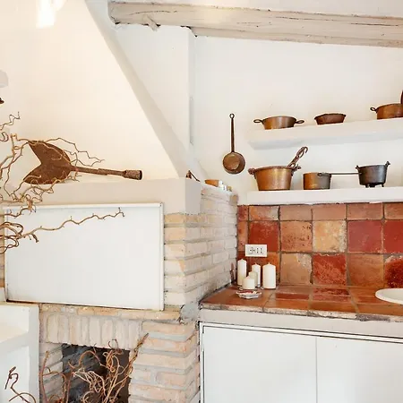 La Dimora Medievale Del Duca Φεράρα