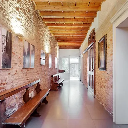 La Dimora Medievale Del Duca