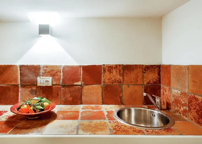 La Dimora Medievale Del Duca * פררה