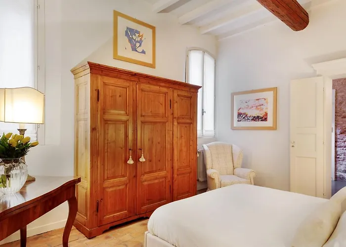 La Dimora Medievale Del Duca * פררה